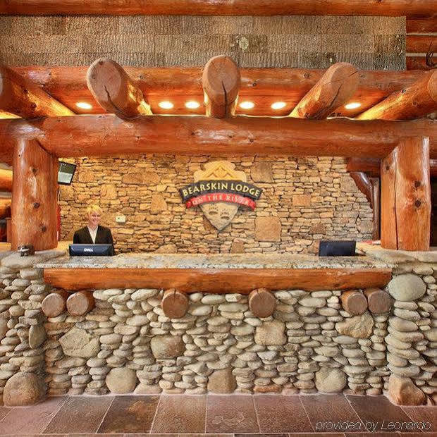 Bearskin On The River Hotel